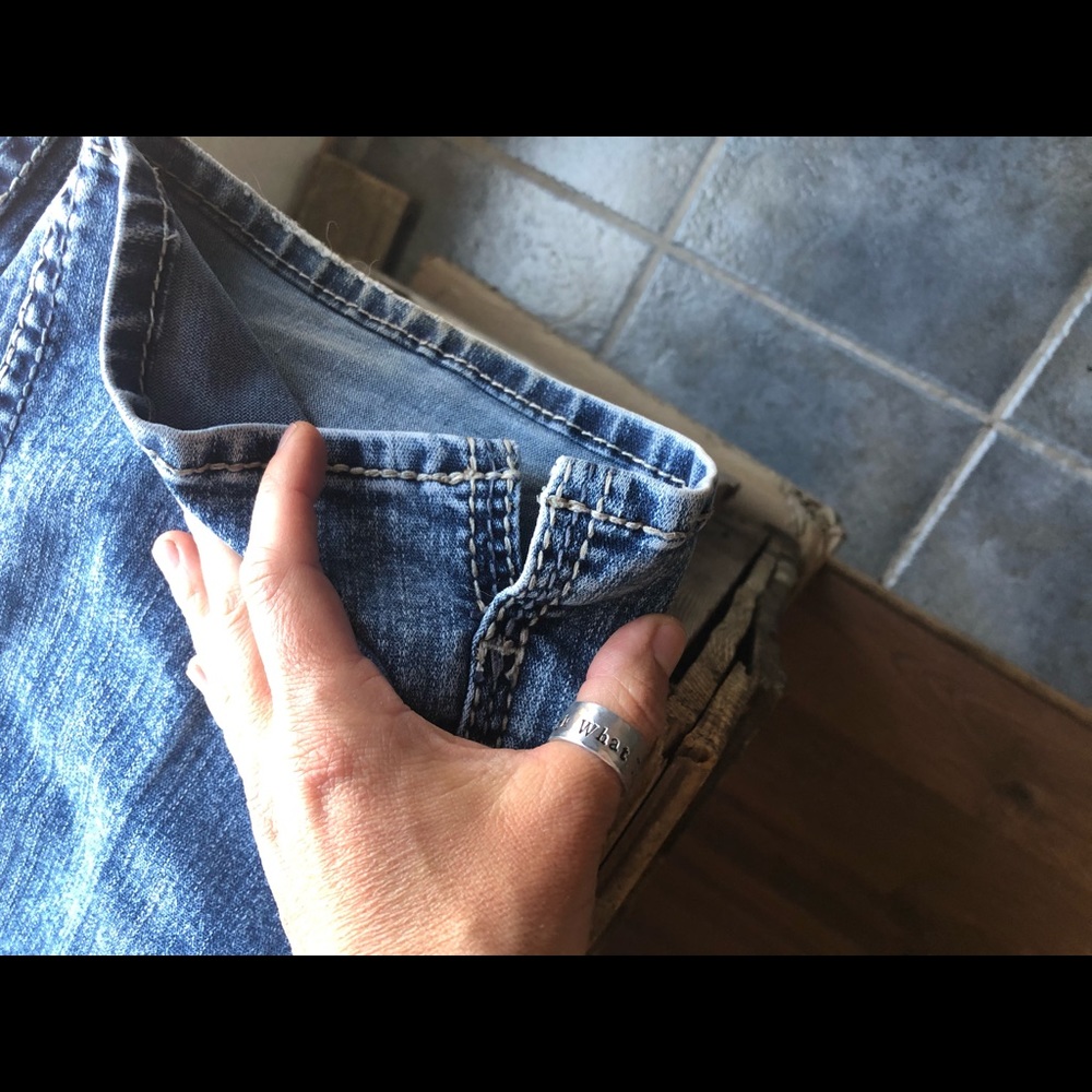 Silver Jeans - Picture 2 of 7